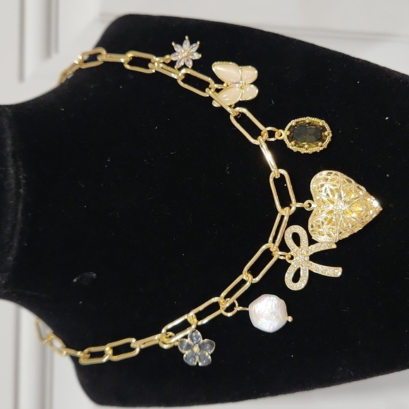🦋🔹️ Atterri🔹️ BEAUTIFUL  golden tone charm Butterfly Pearl Locket  Necklace - Picture 1 of 6